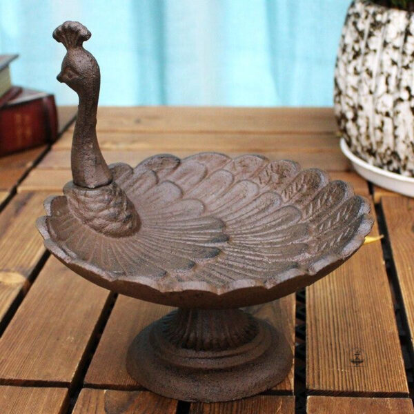 Fontaine pour oiseaux, ajout décoratif à votre jardin