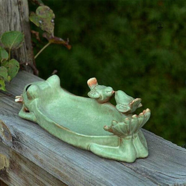 Fontaine oiseaux décorative pour profiter d'un moment paisible