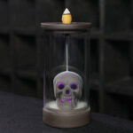 Brûle encens tête de mort en design unique et artistique