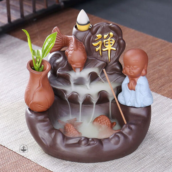 Objet de méditation avec source de fumée