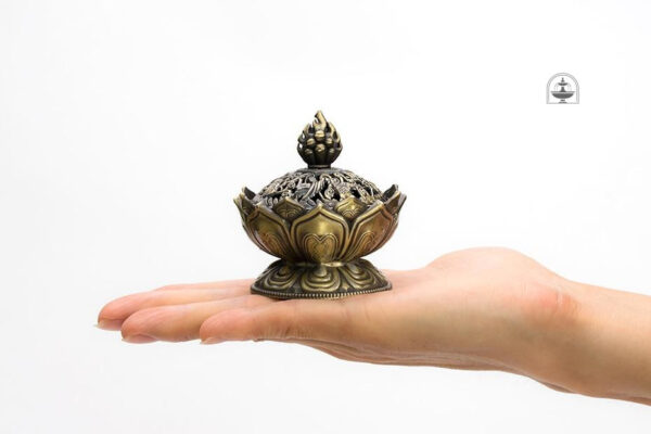 Encensoir gothique pour une expérience sensorielle immersive