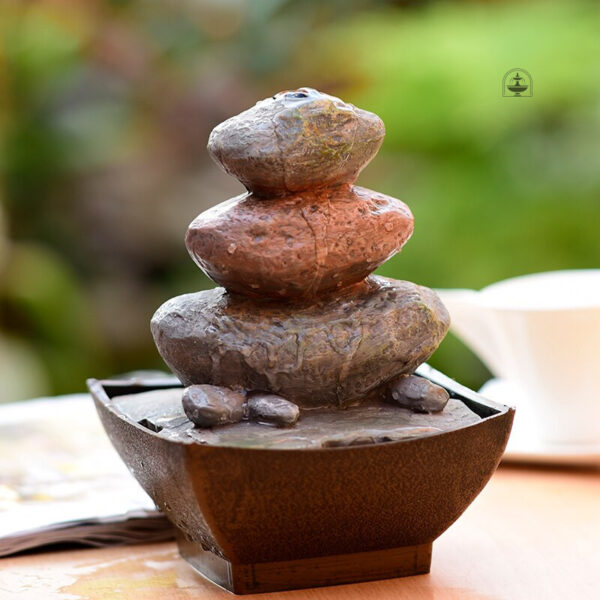 Source de bien-être avec une fontaine d'intérieur zen