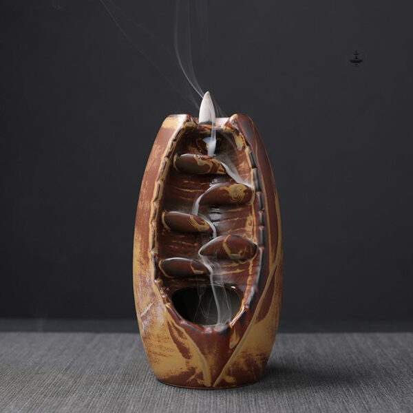 Accessoire de méditation : fontaine à encens en céramique