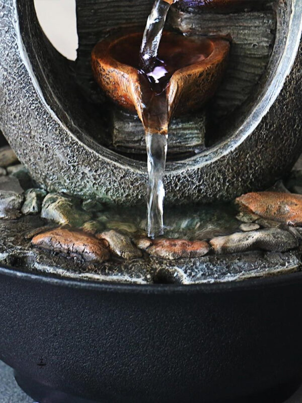 Fontaine décorative avec bougies pour la détente