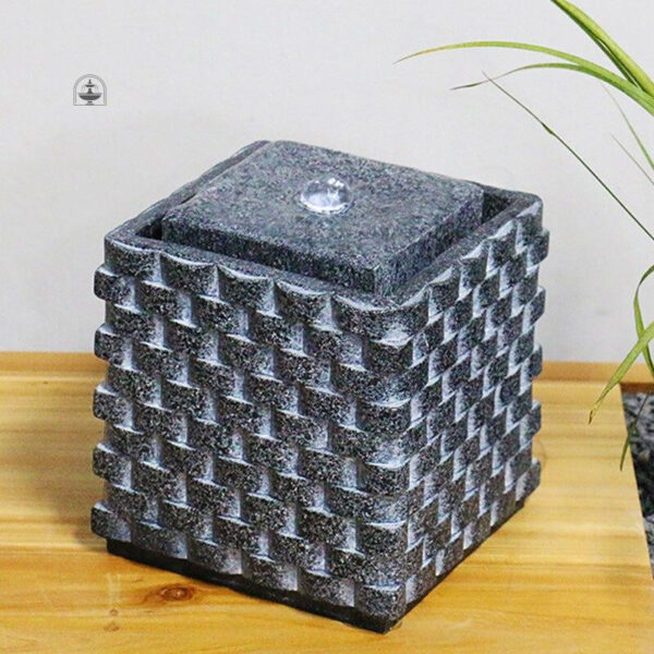 Fontaine Zen carrée pour une ambiance relaxante