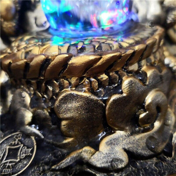 Fontaine apaisante avec motif dragon et eau en cascade