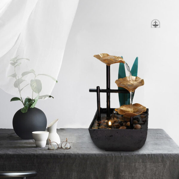 Détente apaisante avec fontaine japonaise compacte