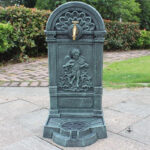 Fontaine murale sur pied pour extérieur