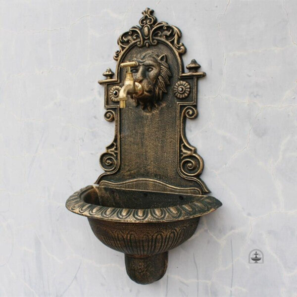 Fontaine extérieure tête de lion pour espace vert