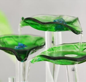 Fontaine zen avec boule en verre, idéal pour la sérénité