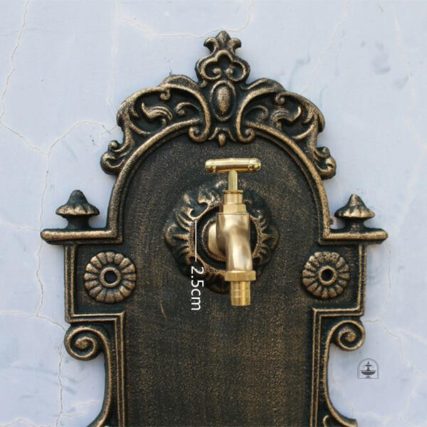 Installation de fontaine murale pour espace extérieur