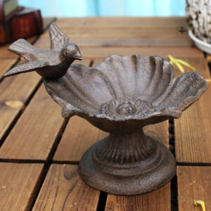 Fontaine oiseaux en fonte, décorative et fonctionnelle