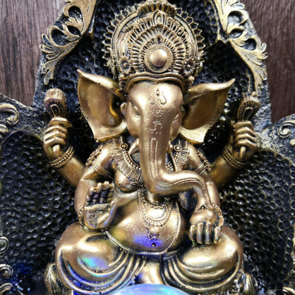 Élégante fontaine Ganesh pour un espace relaxant