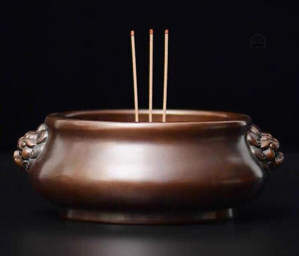 Grand encensoir élégant pour une ambiance apaisante