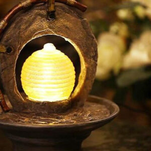 Fontaine zen avec éclairage doux pour ambiance relaxante