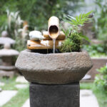 Élégante fontaine d'intérieur en matériau naturel