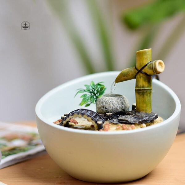 Accessoire de décoration : fontaine en bambou