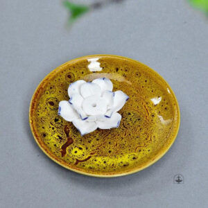 Support d'encens en forme de lotus pour un décor apaisant